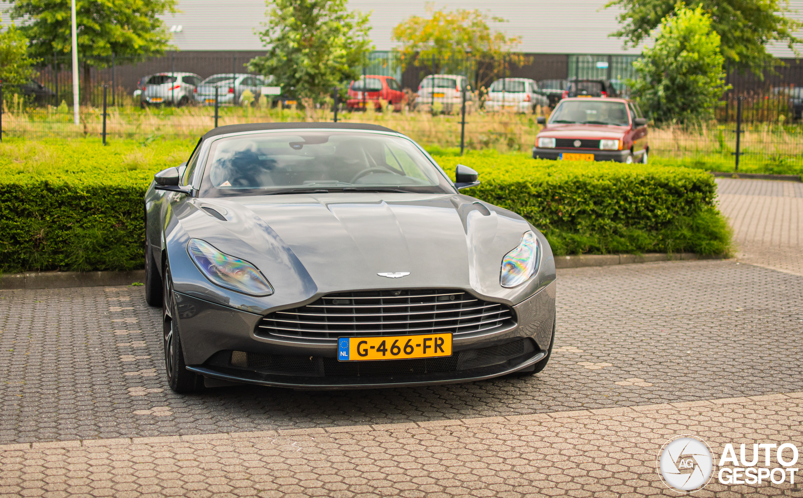 Aston Martin DB11 V8 Volante