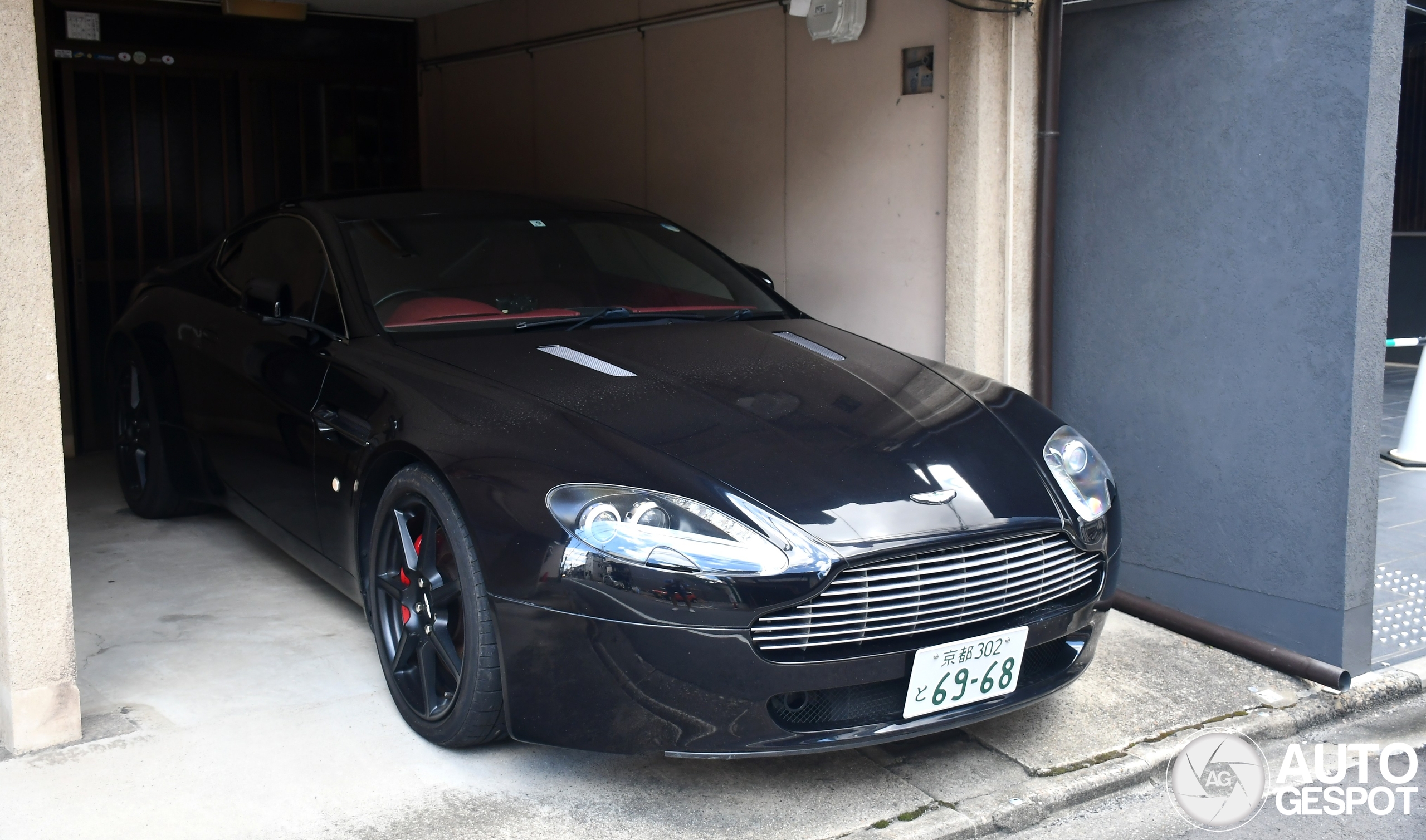 Aston Martin V8 Vantage