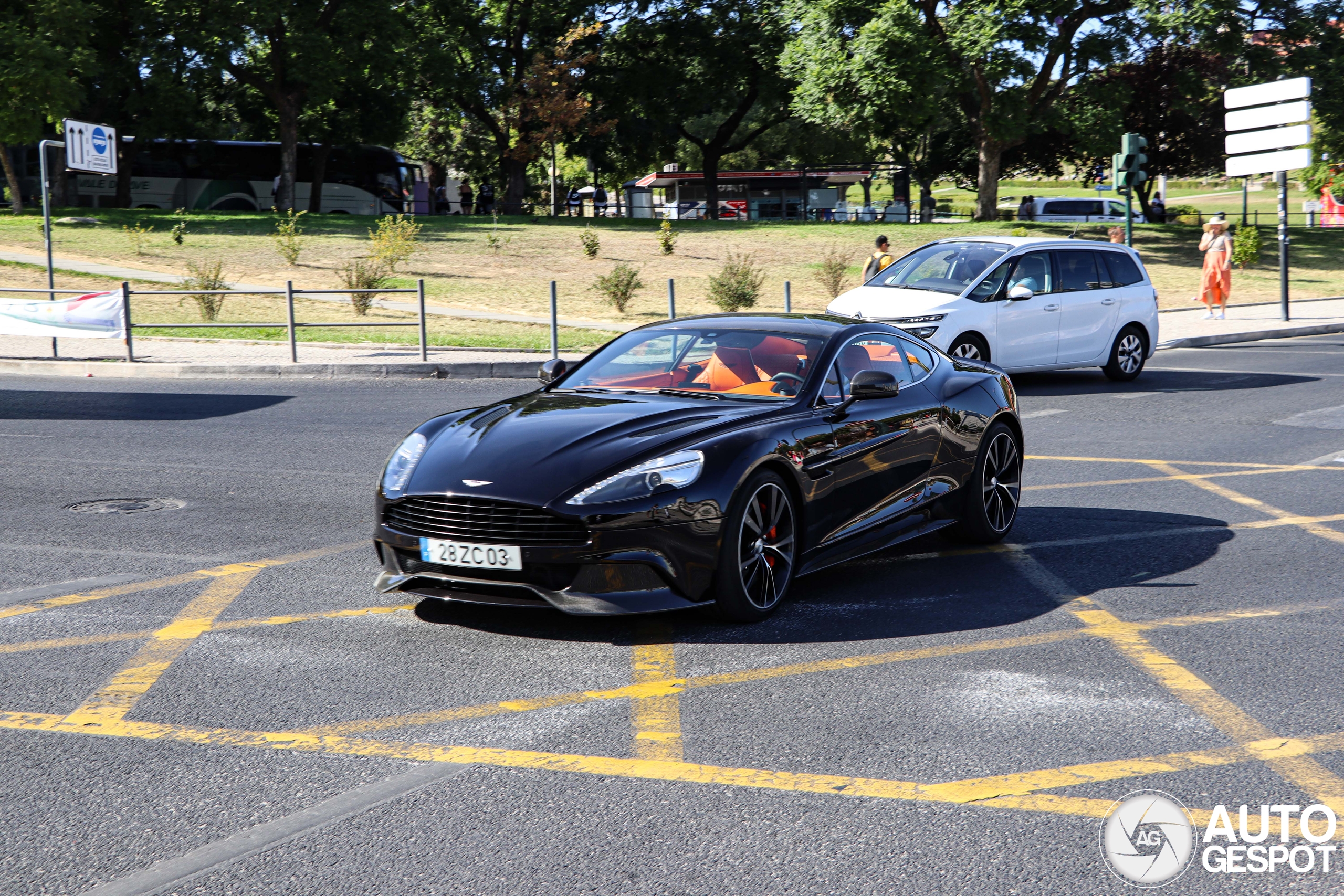 Aston Martin Vanquish 2013