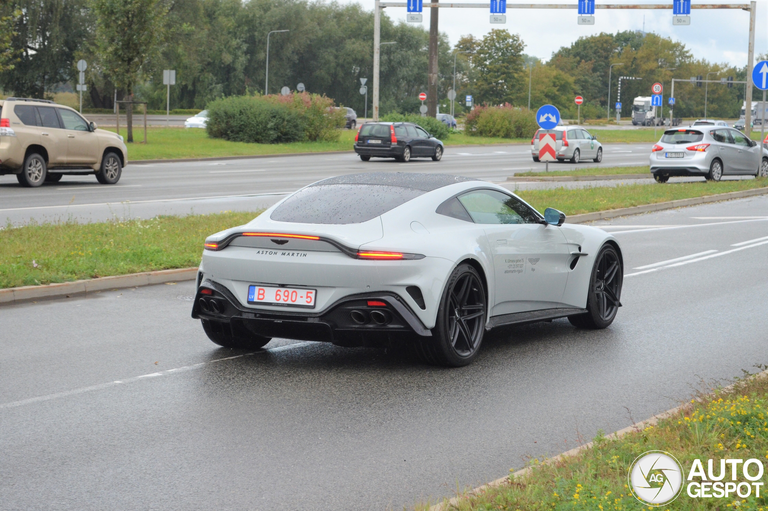 Aston Martin Vantage 2024