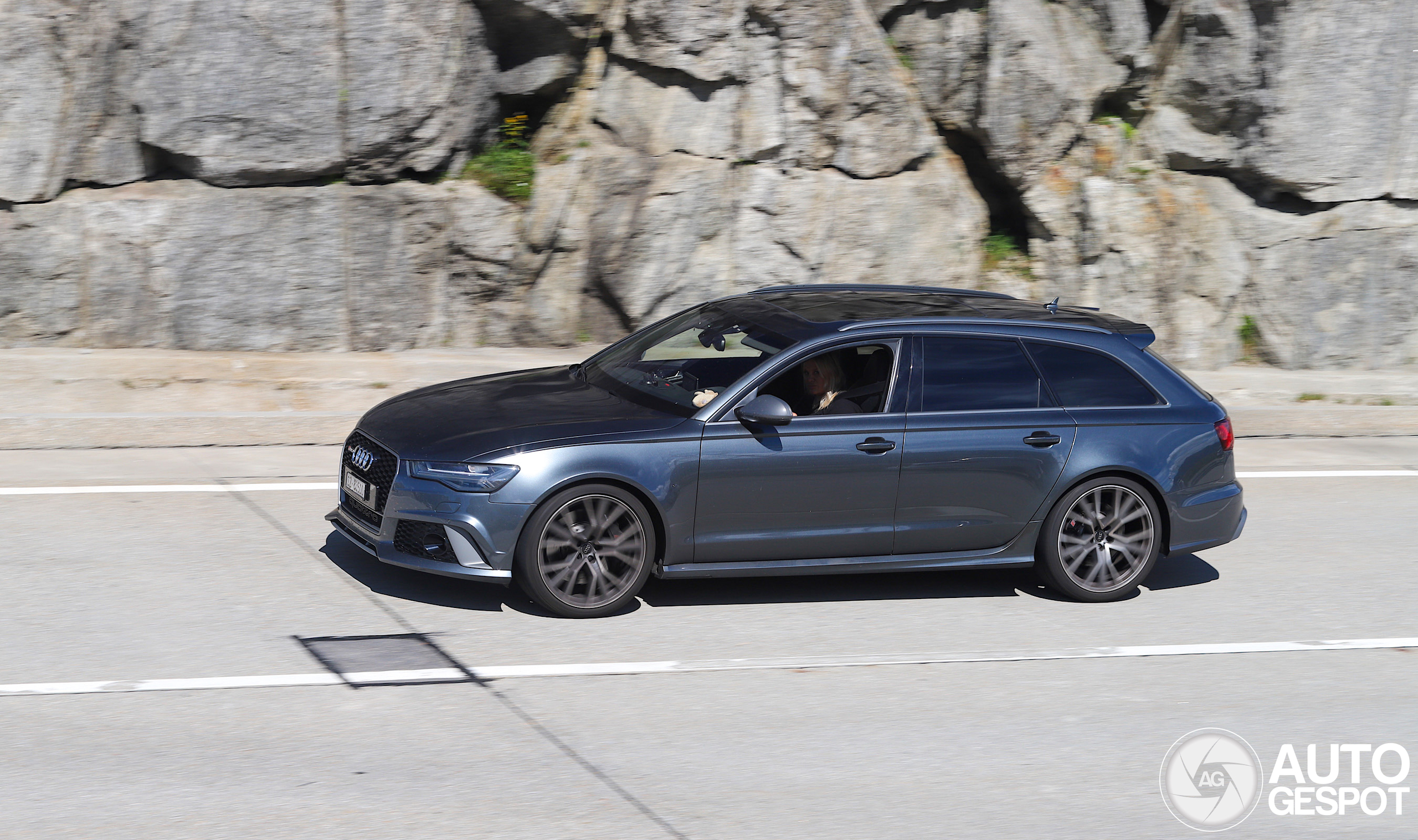 Audi RS6 Avant C7 2015