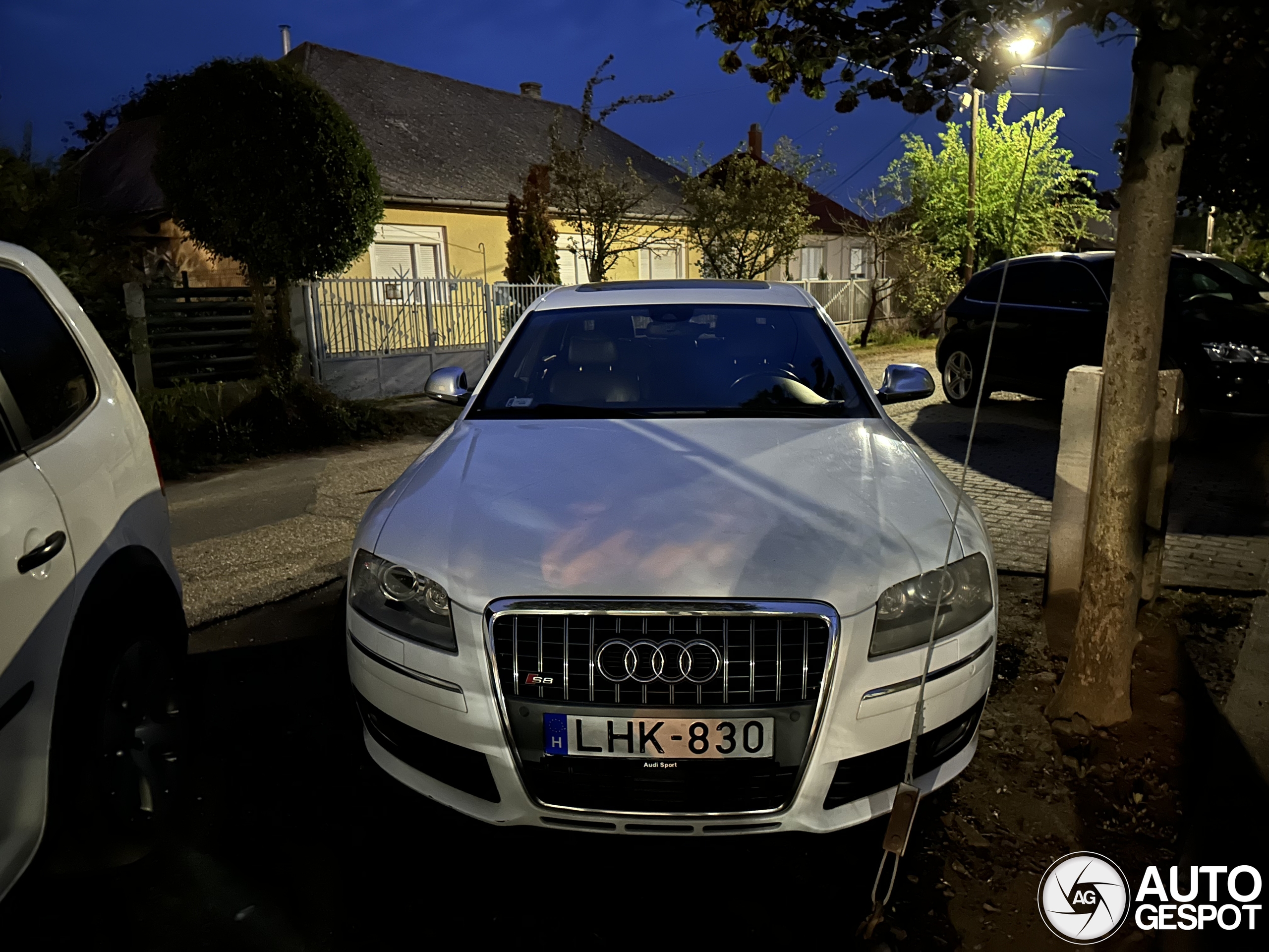 Audi S8 D3