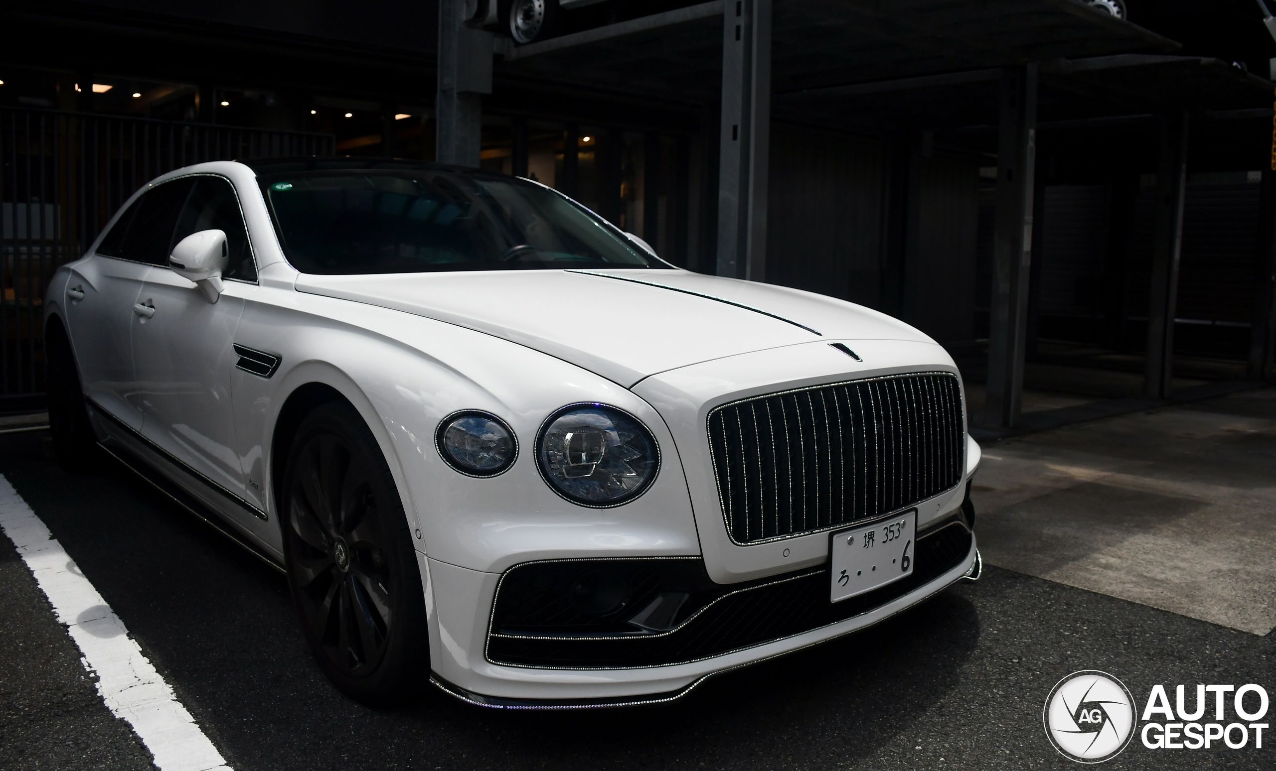 Bentley Flying Spur V8 2021