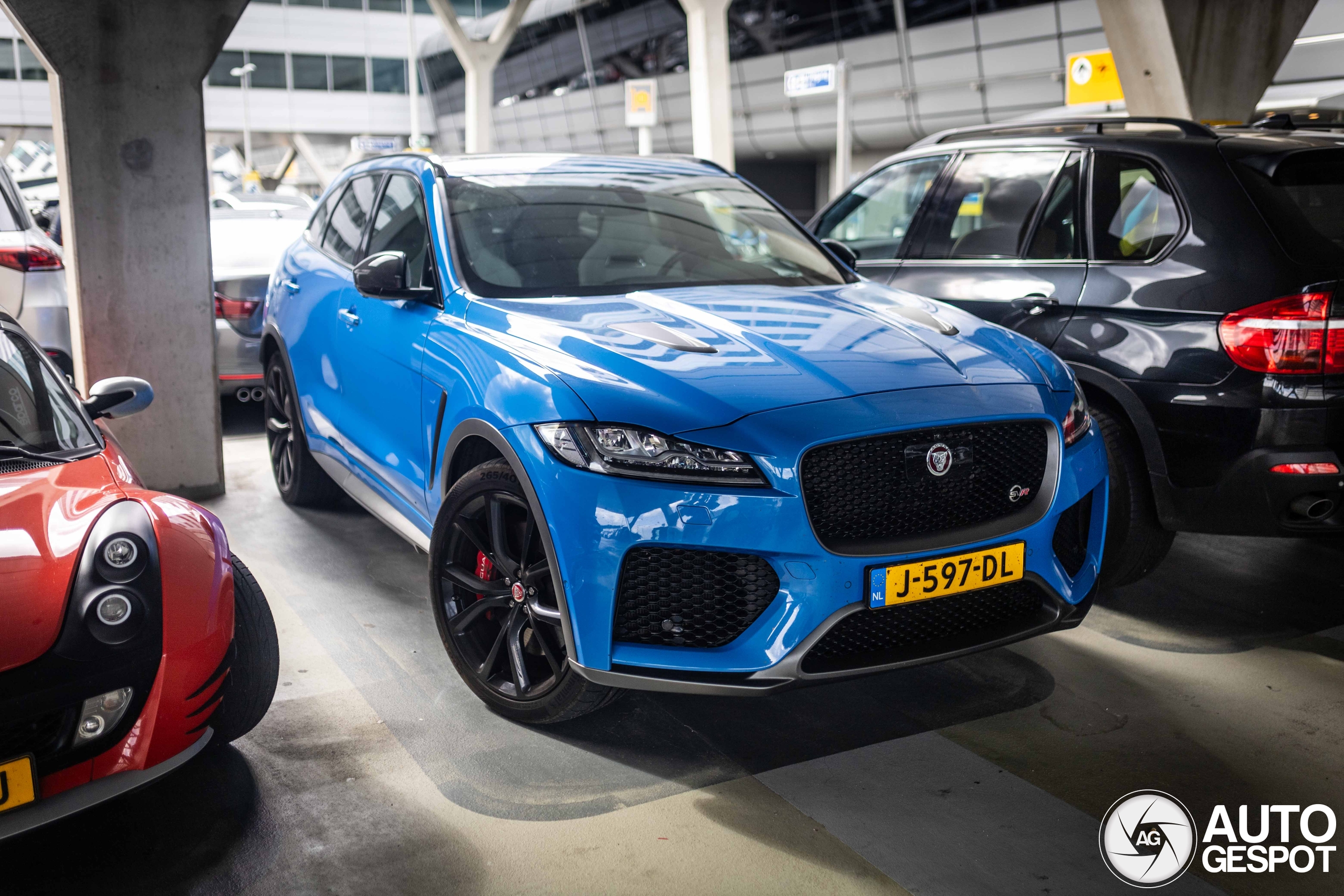 Jaguar F-PACE SVR