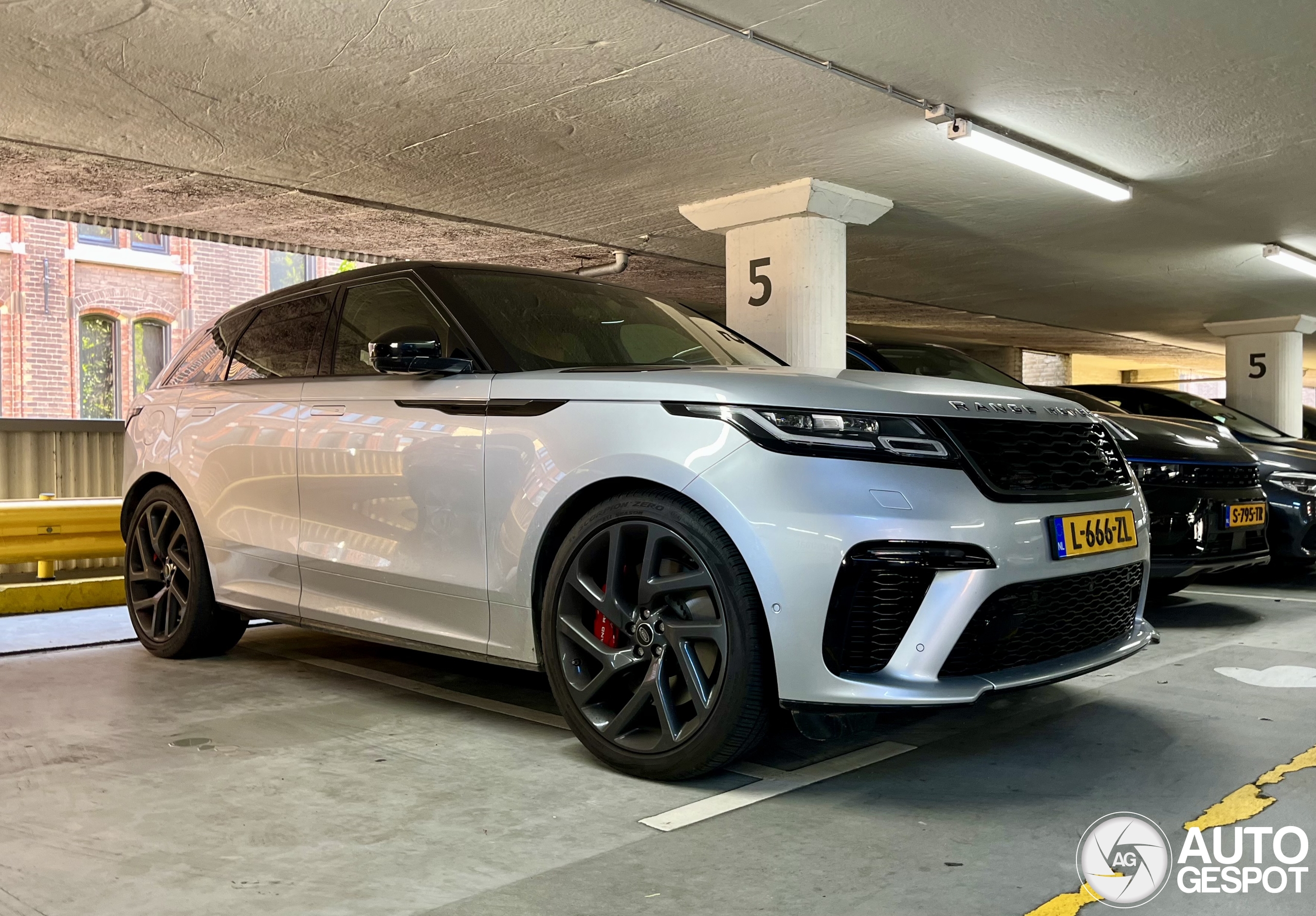 Land Rover Range Rover Velar SVAutobiography