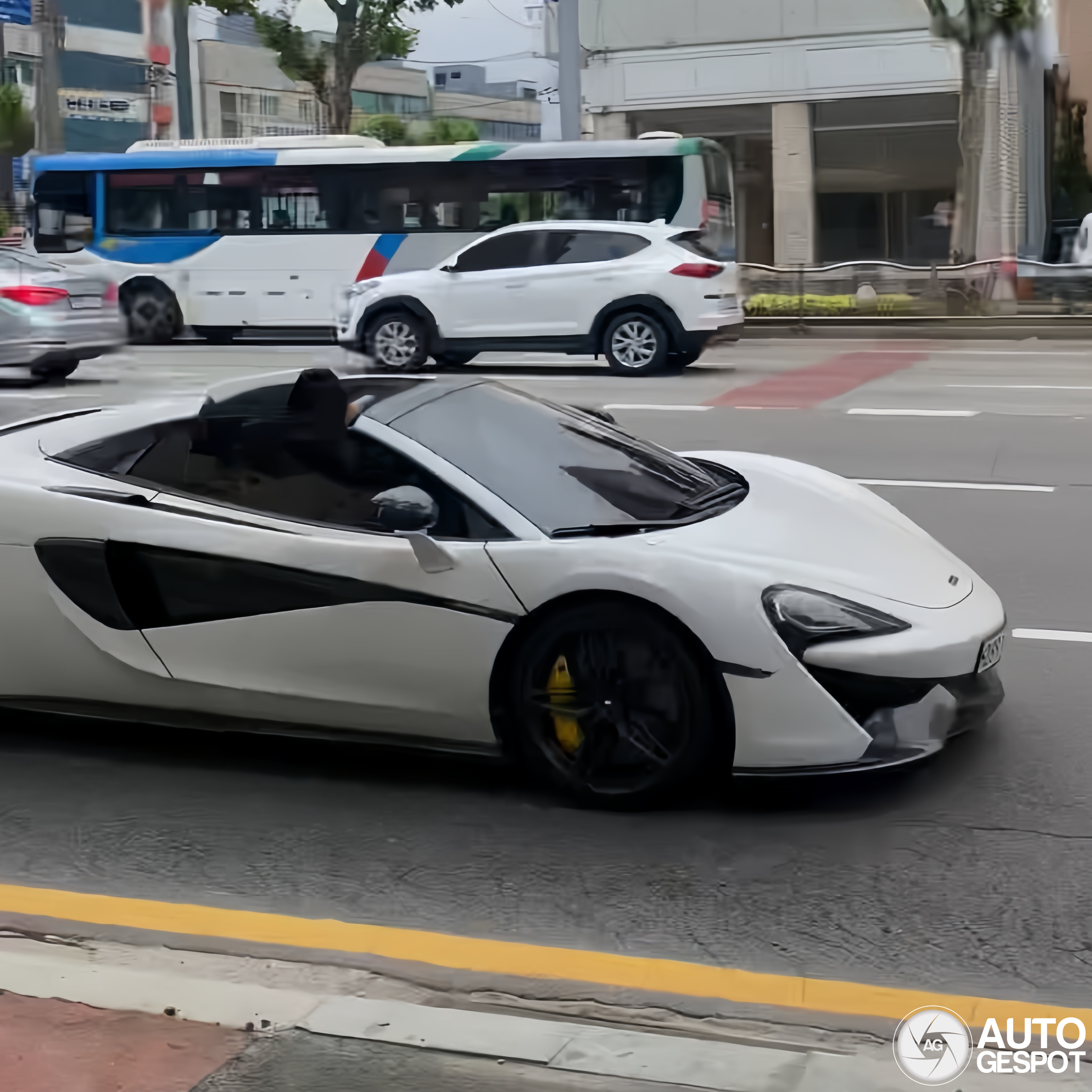 McLaren 570GT