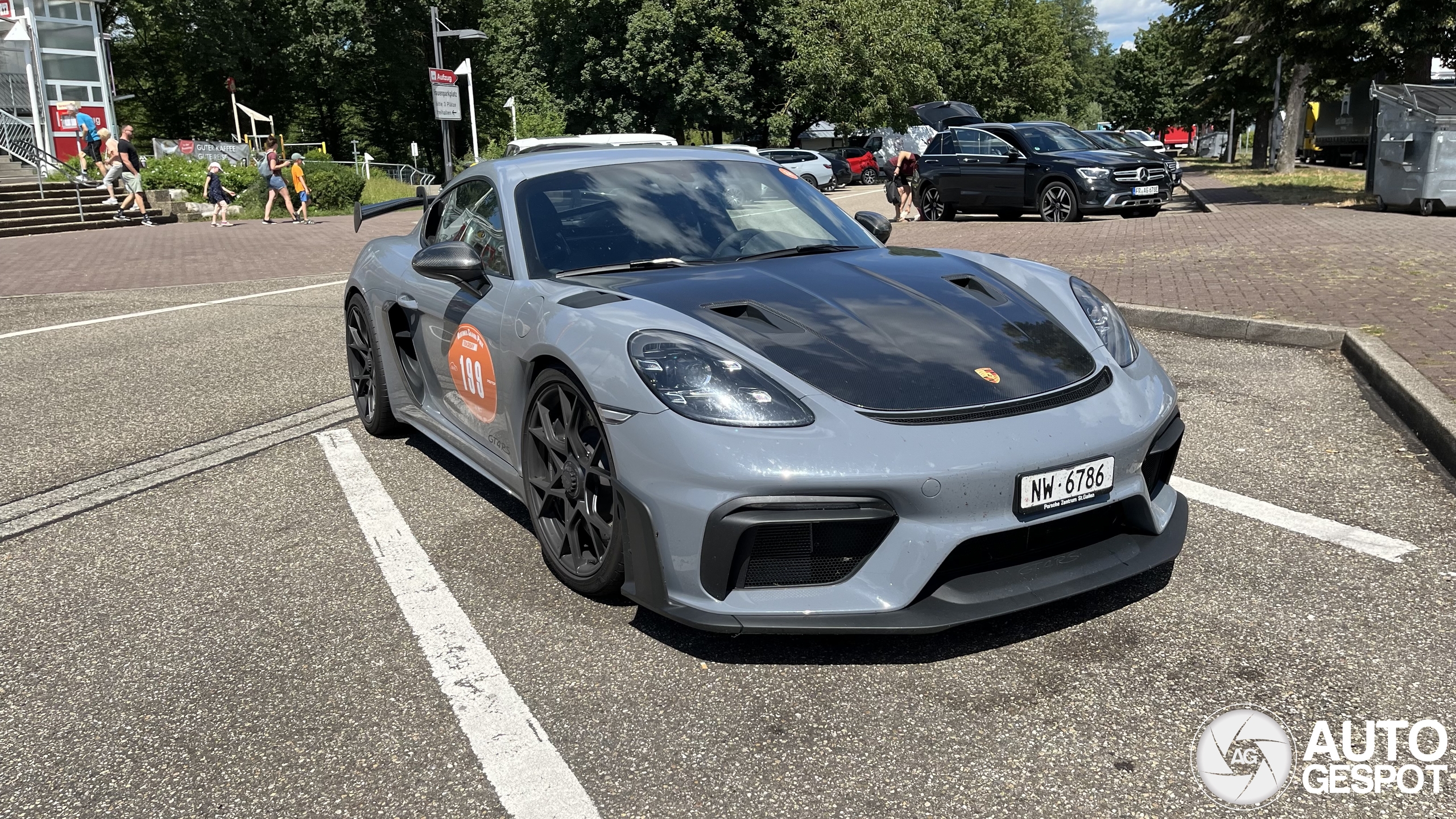 Porsche 718 Cayman GT4 RS Weissach Package