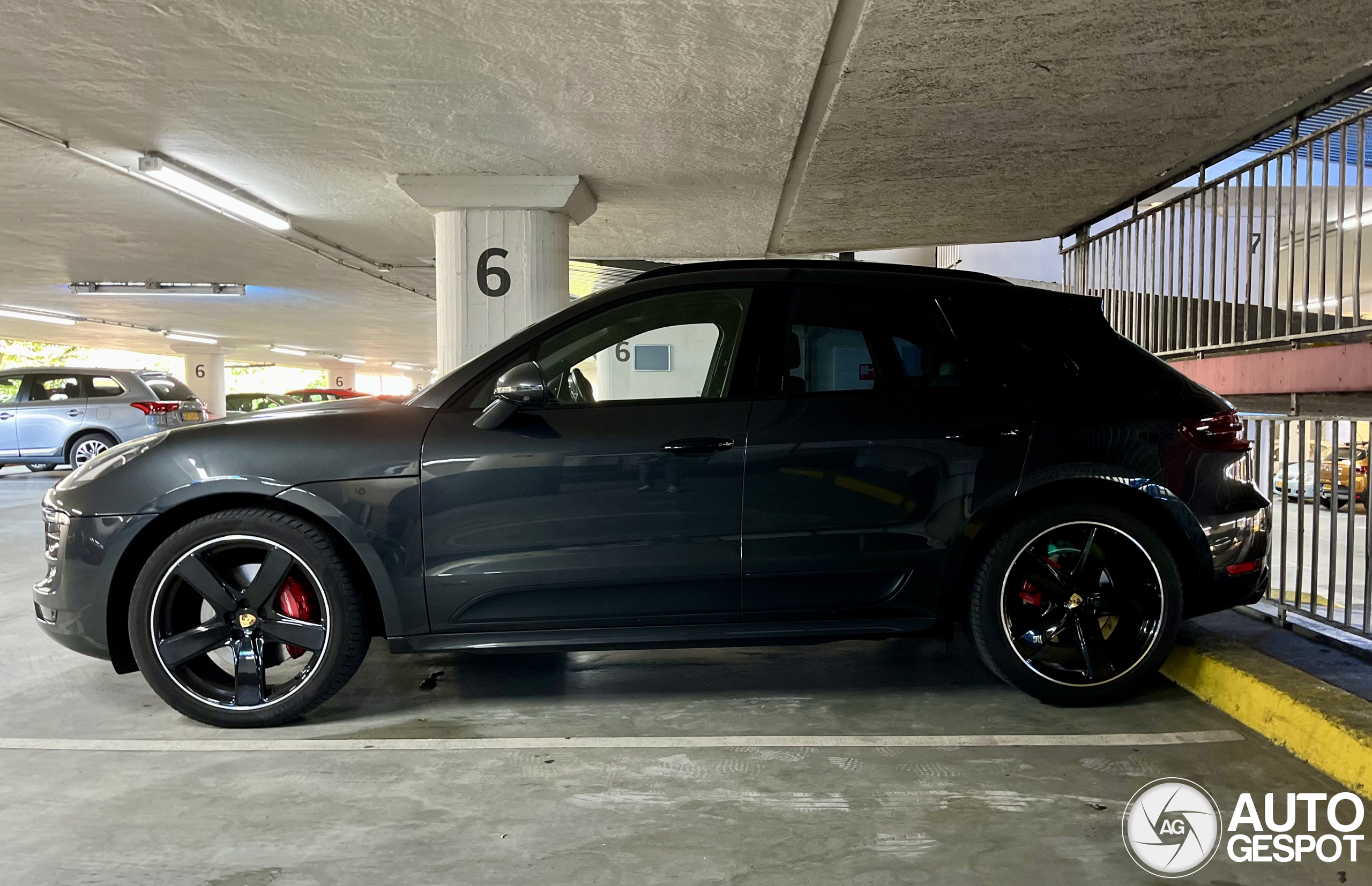 Porsche 95B Macan GTS