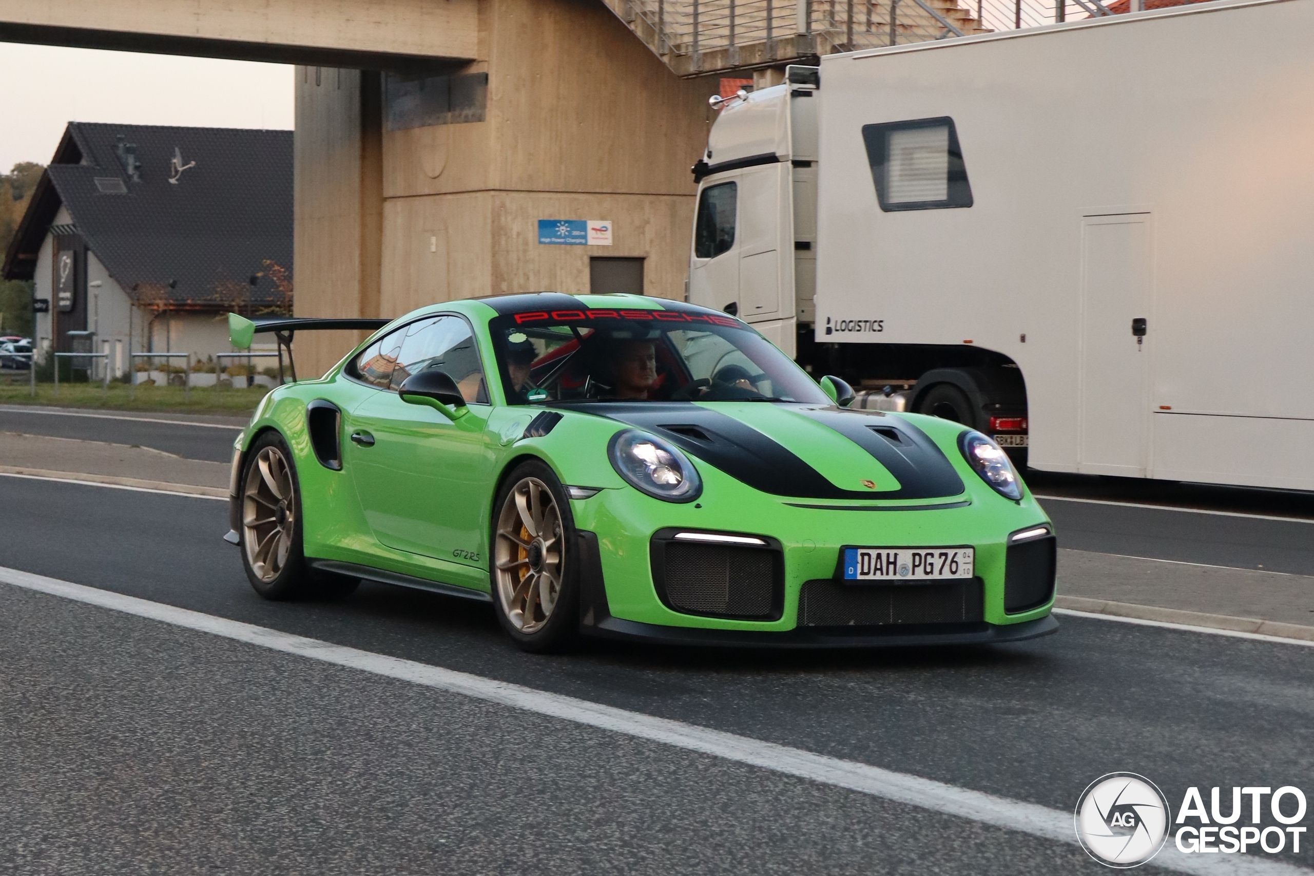 Porsche 991 GT2 RS Weissach Package