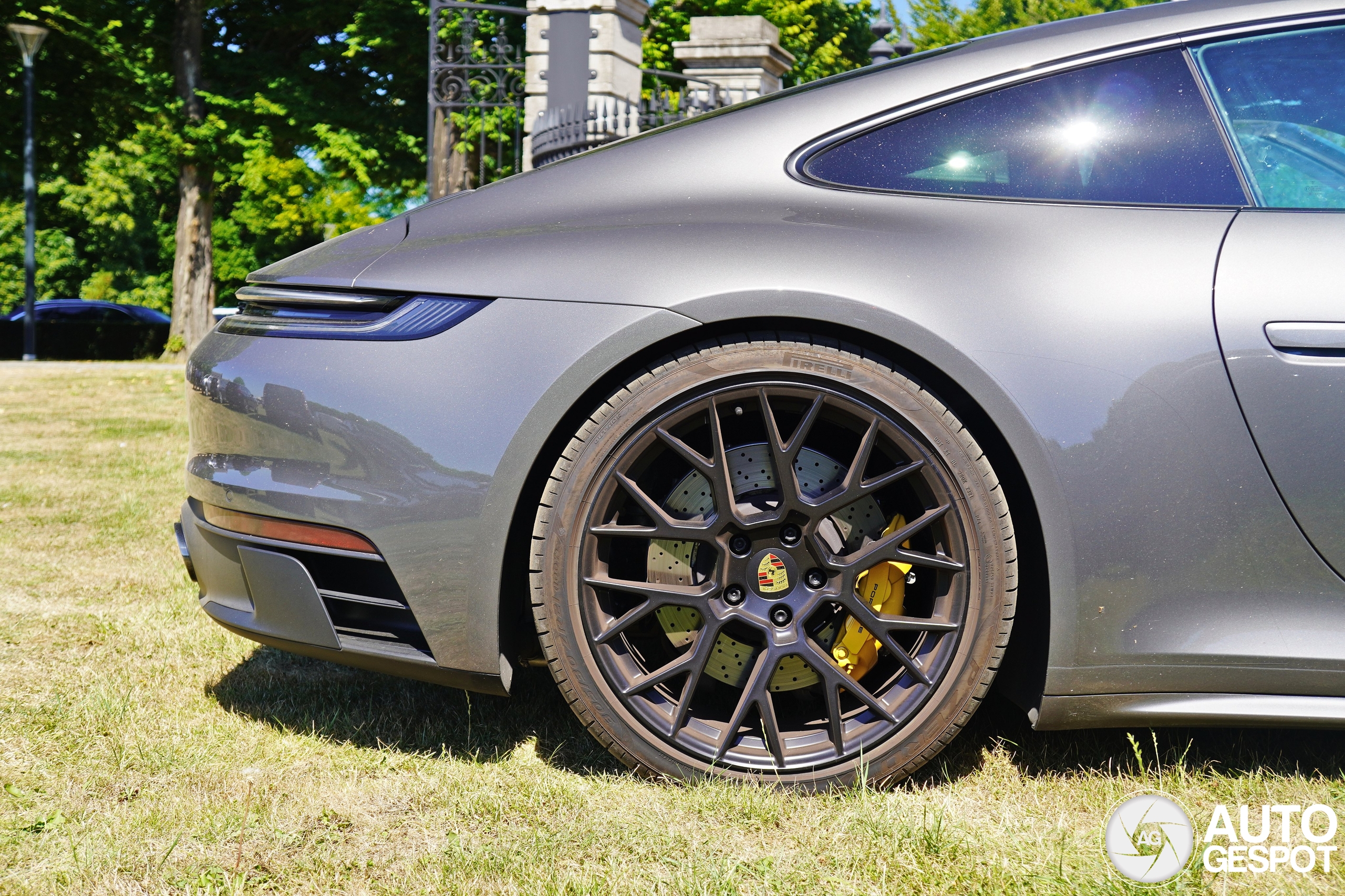 Porsche 992 Carrera 4 GTS