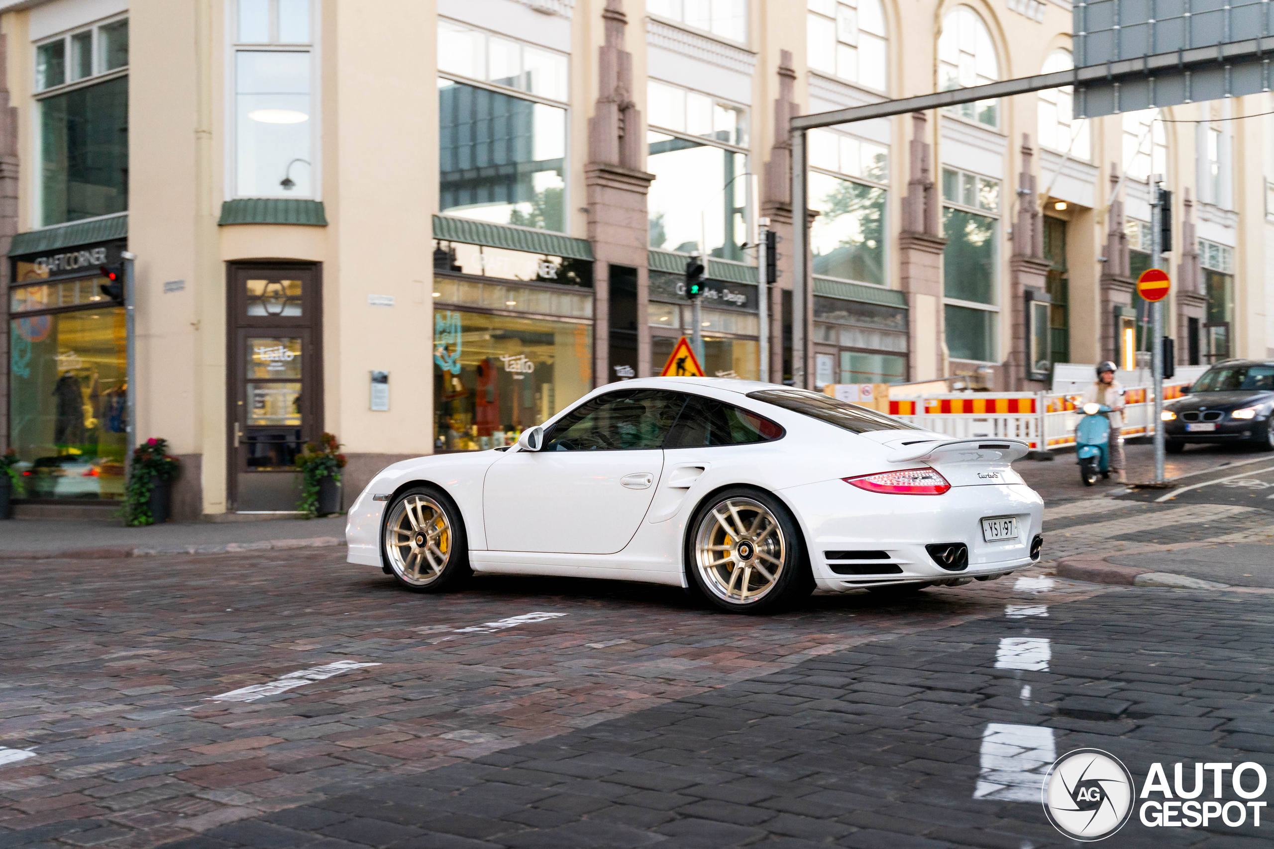 Na zestien jaar duikt deze Porsche op in eigen land