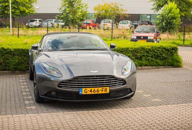 Aston Martin DB11 V8 Volante