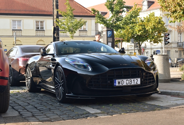 Aston Martin DB12