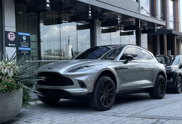 Aston Martin DBX