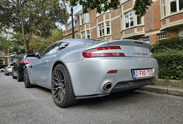 Aston Martin V8 Vantage 2012