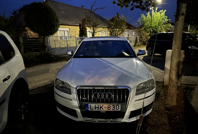 Audi S8 D3