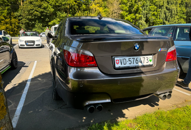 BMW M5 E60 2005