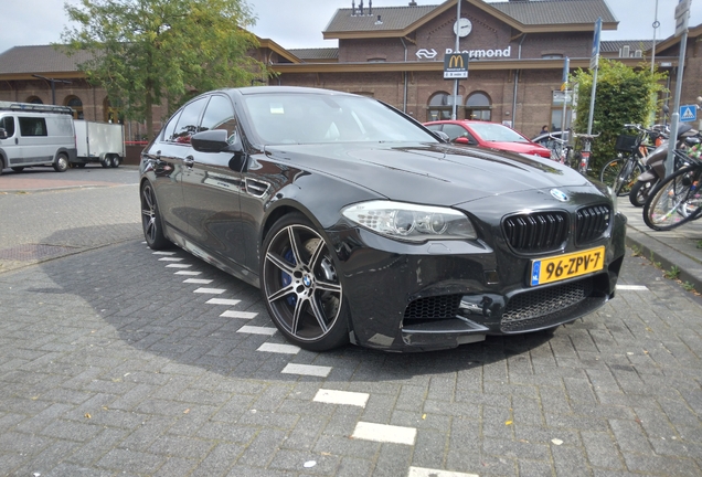 BMW M5 F10 2011