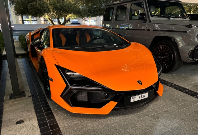 Lamborghini Revuelto