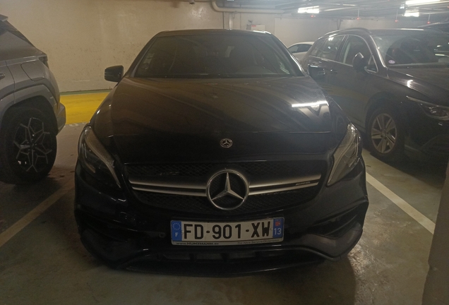 Mercedes-AMG A 45 W176 2015