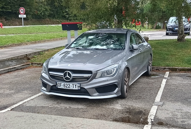 Mercedes-Benz CLA 45 AMG C117