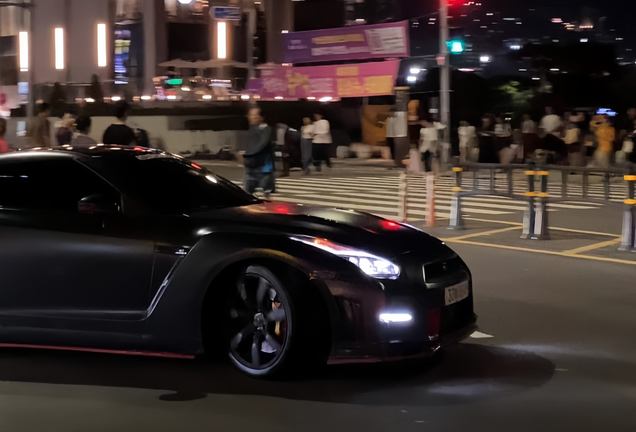 Nissan GT-R