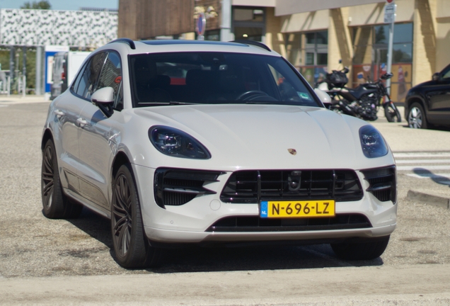 Porsche 95B Macan GTS