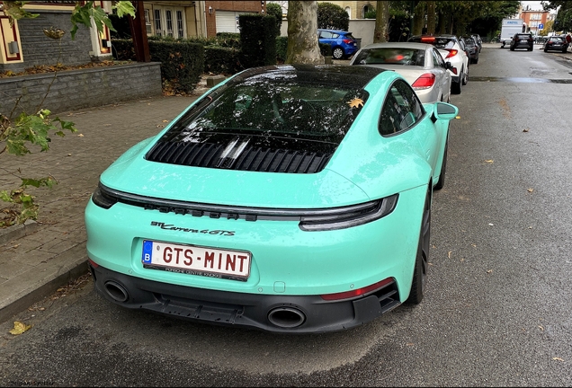 Porsche 992 Carrera 4 GTS