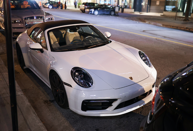 Porsche 992 Carrera 4S Cabriolet