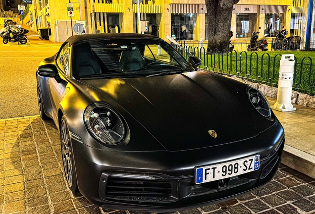 Porsche 992 Carrera 4S Cabriolet