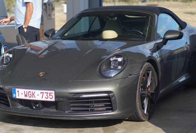 Porsche 992 Carrera 4S Cabriolet