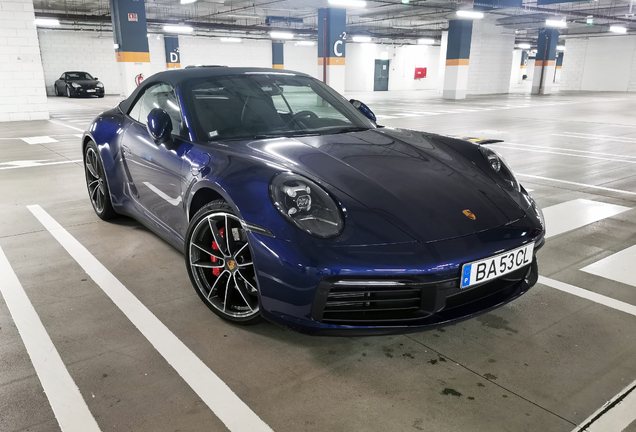 Porsche 992 Carrera 4S Cabriolet