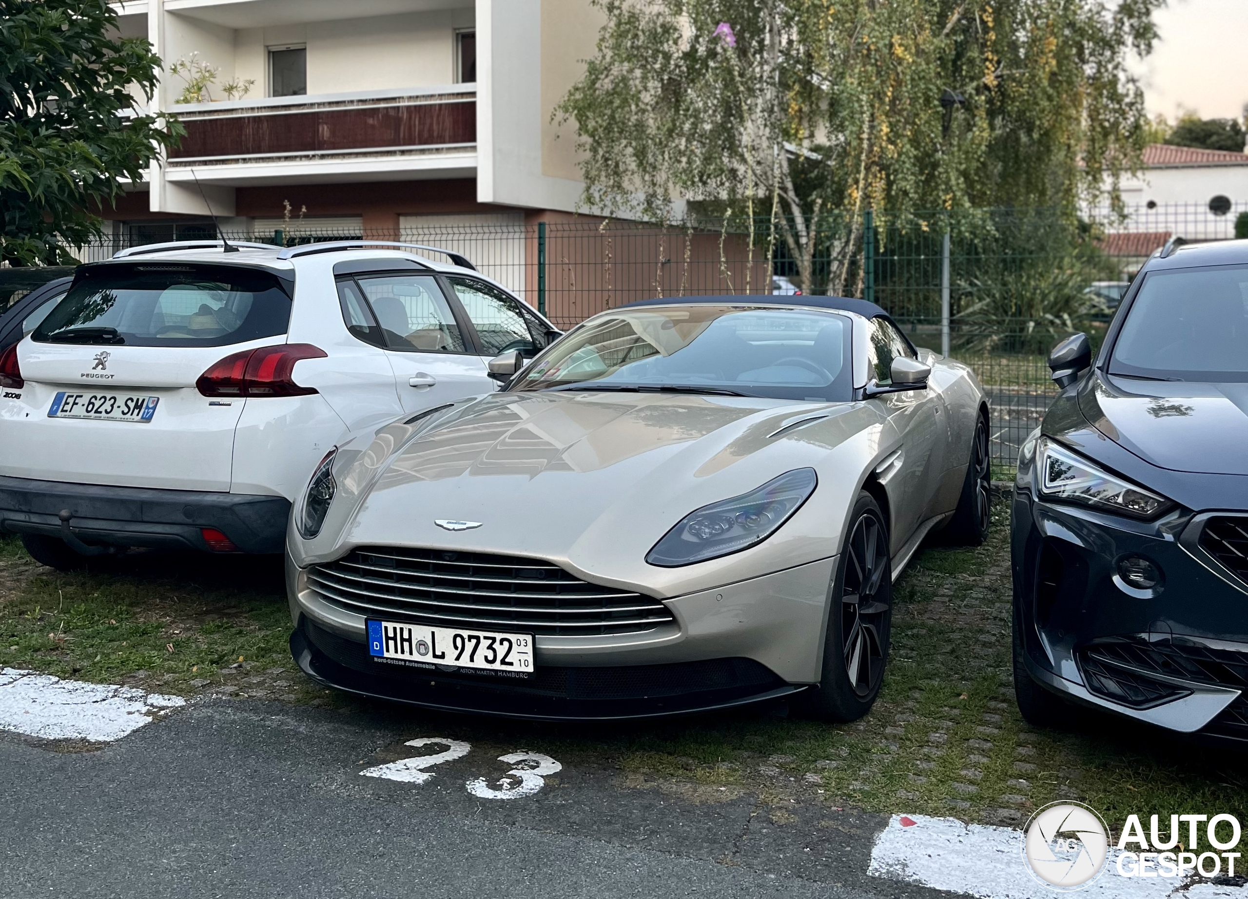 Aston Martin DB11 V8 Volante