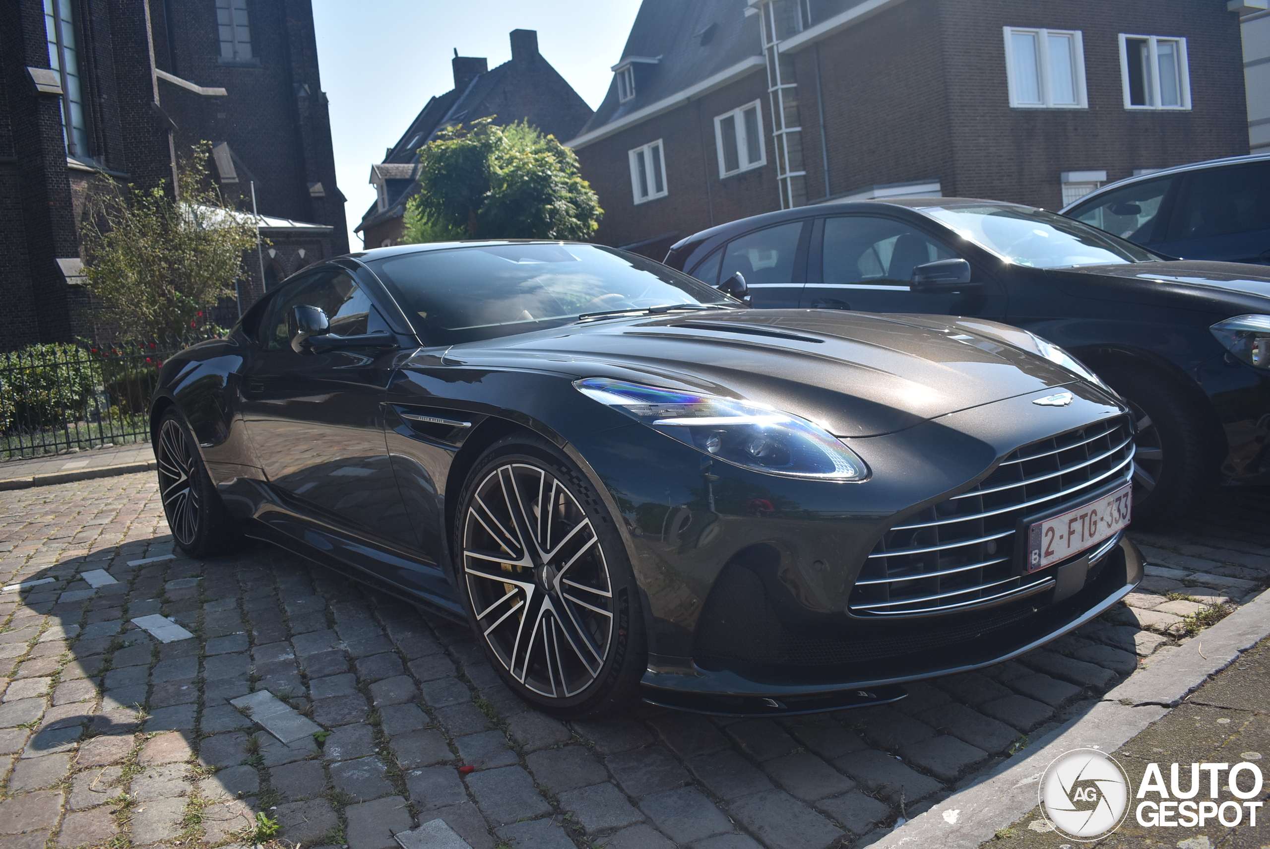 Aston Martin DB12