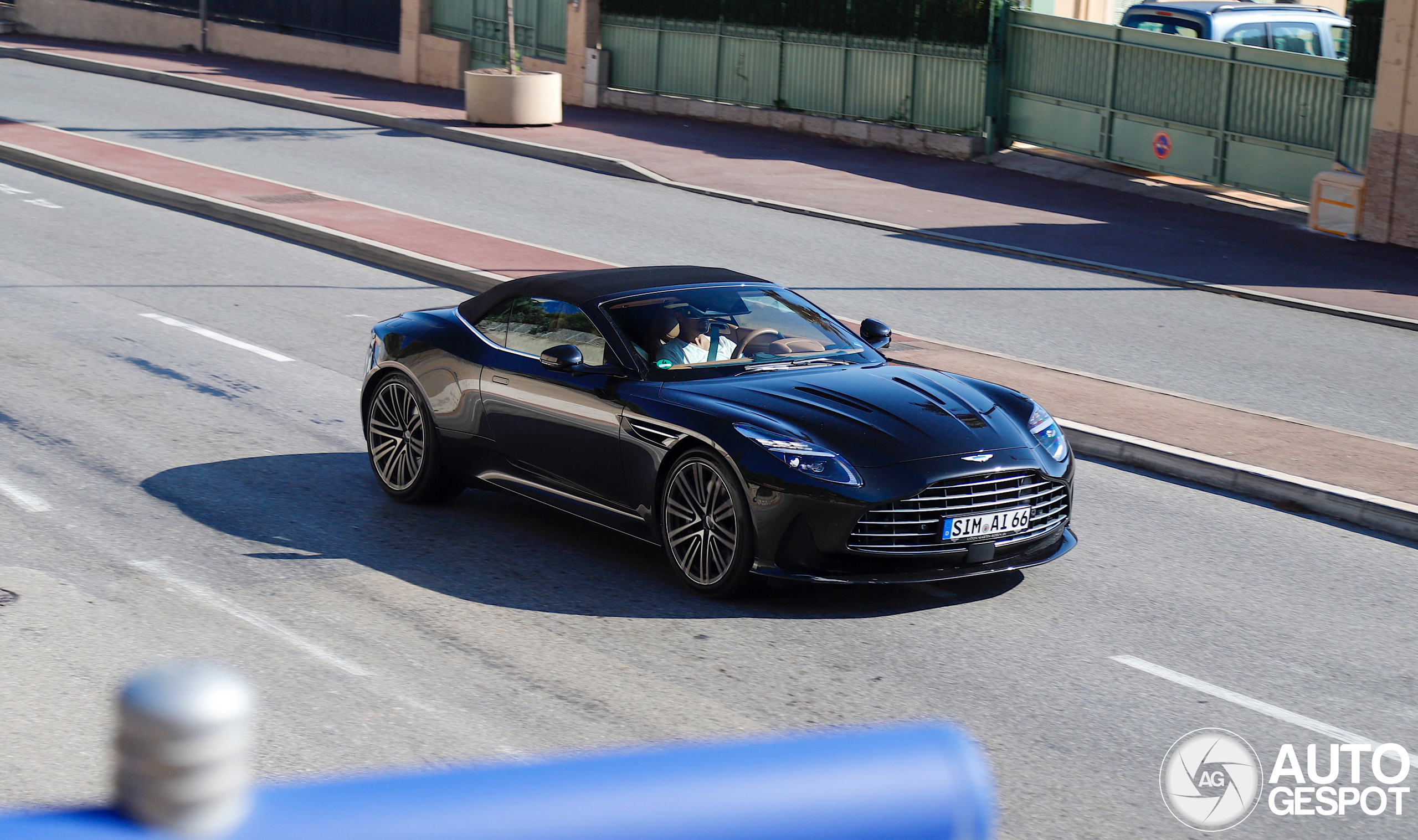 Aston Martin DB12 Volante