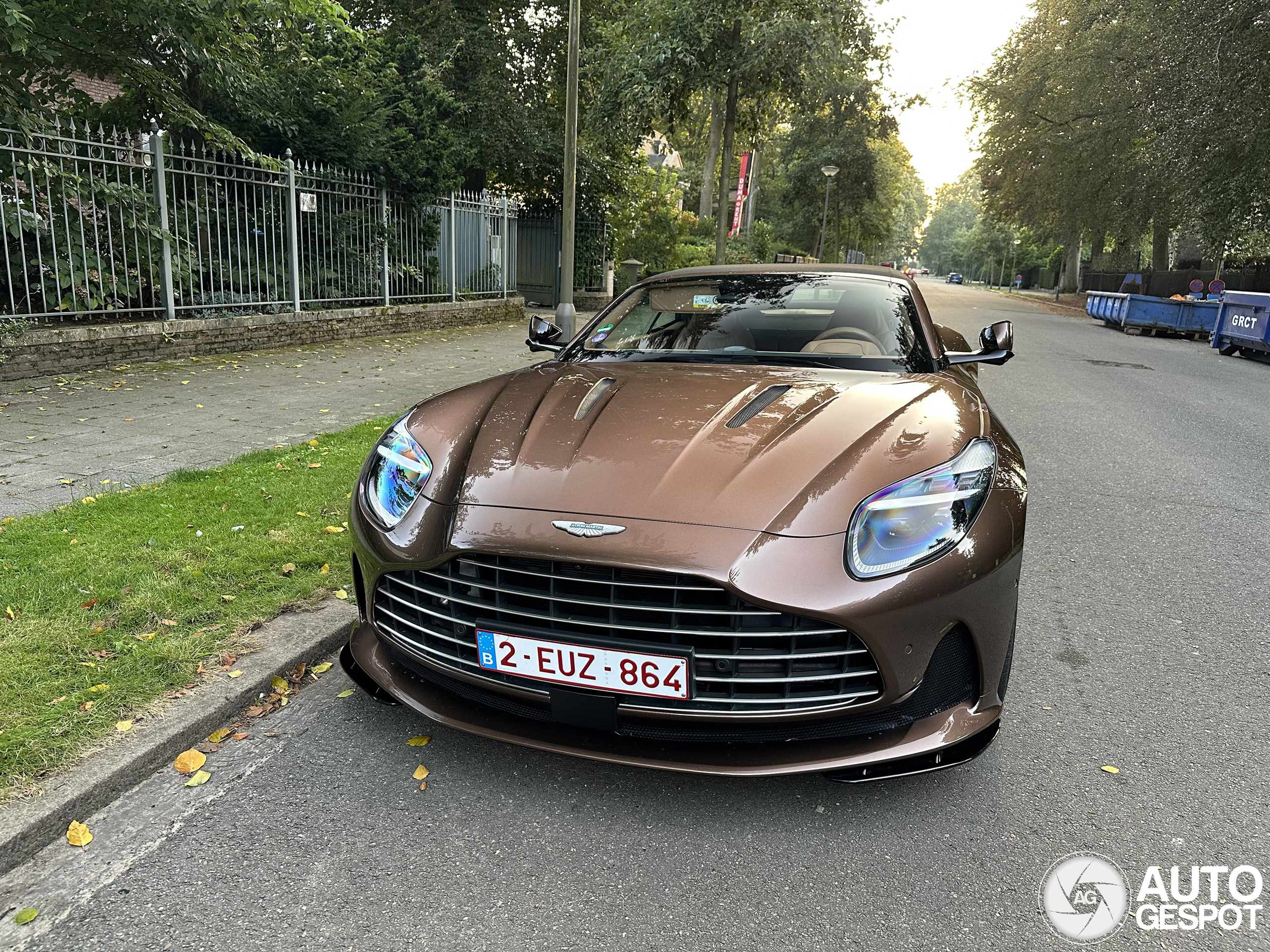 Aston Martin DB12 Volante