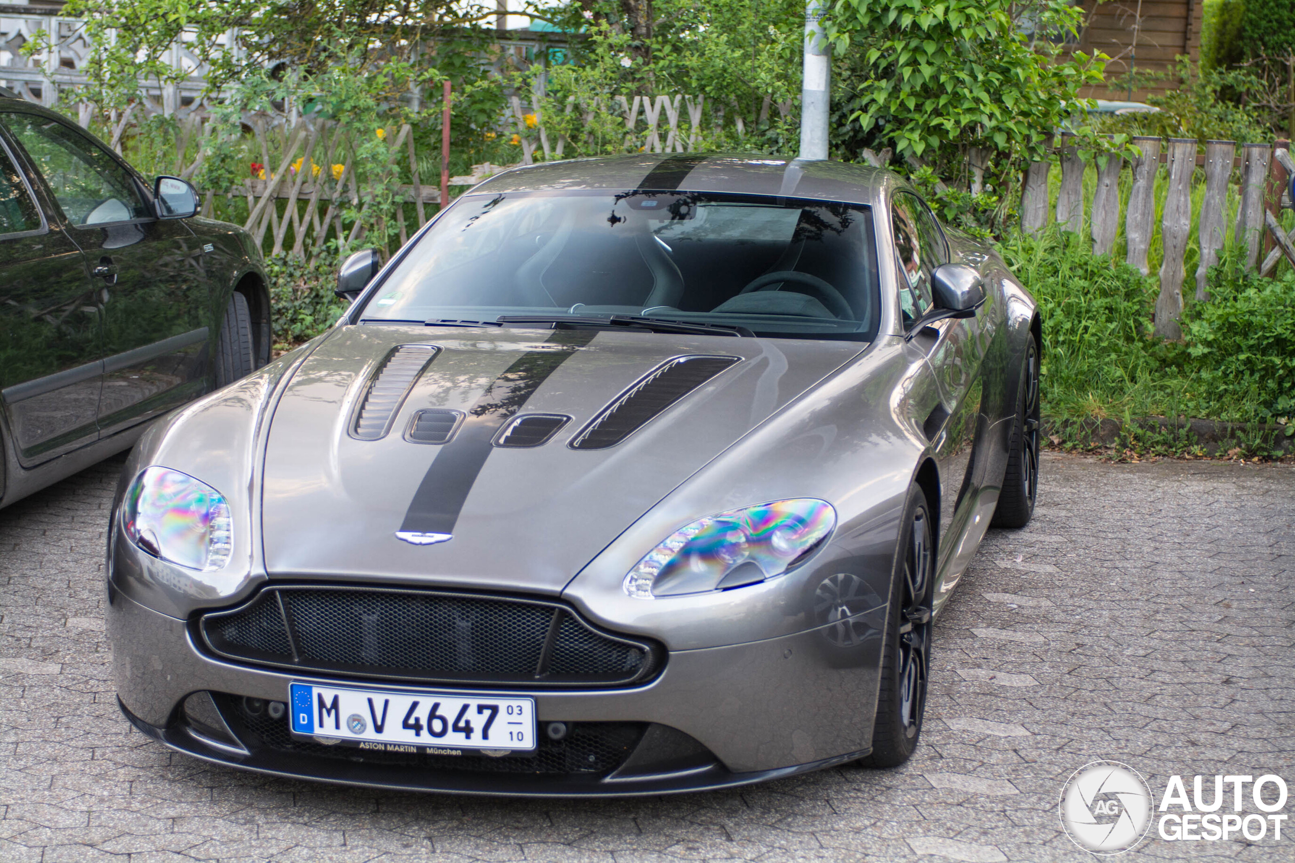 Aston Martin V12 Vantage S AMR