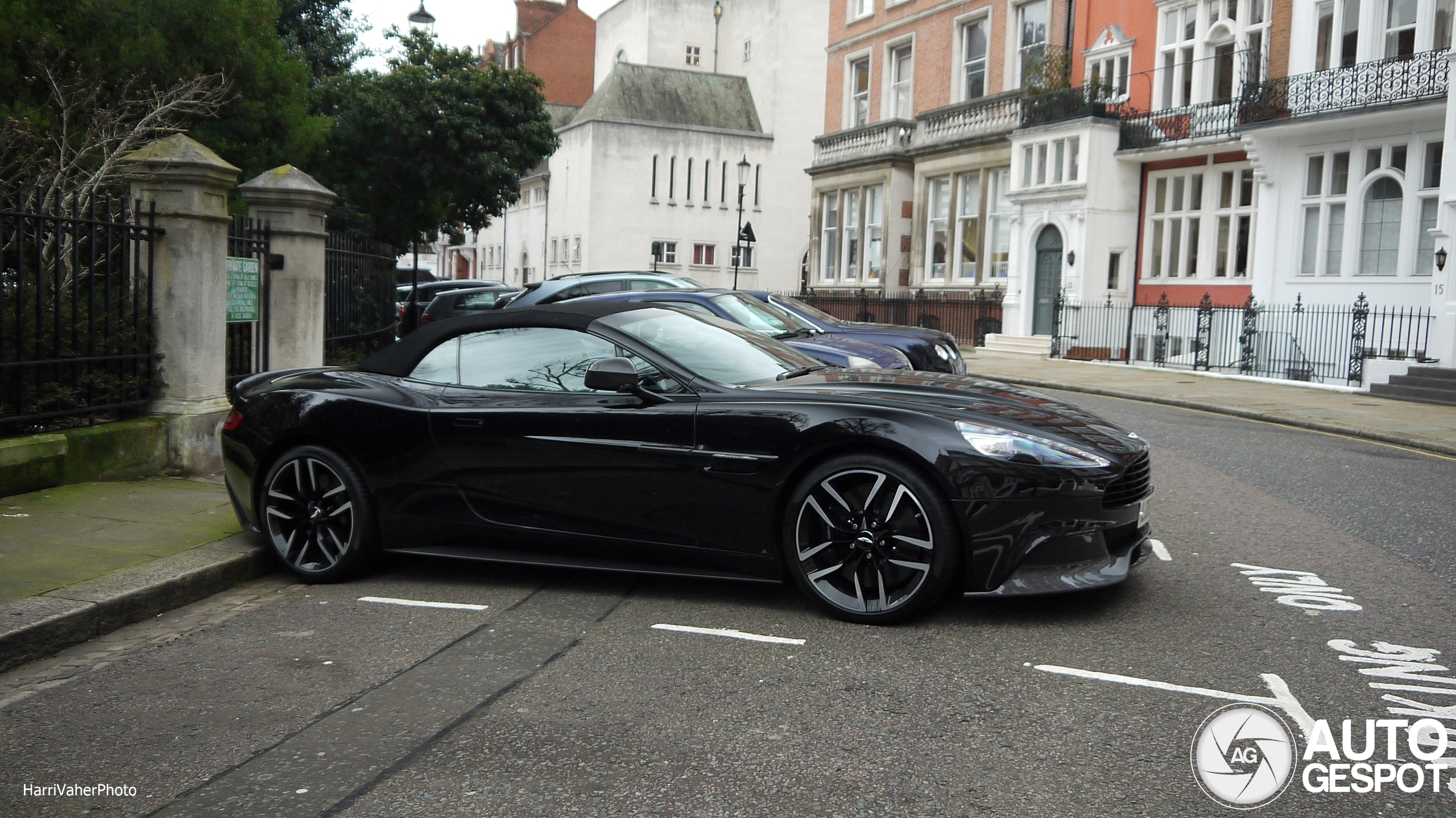 Aston Martin Vanquish Volante 2015 Carbon Black Edition