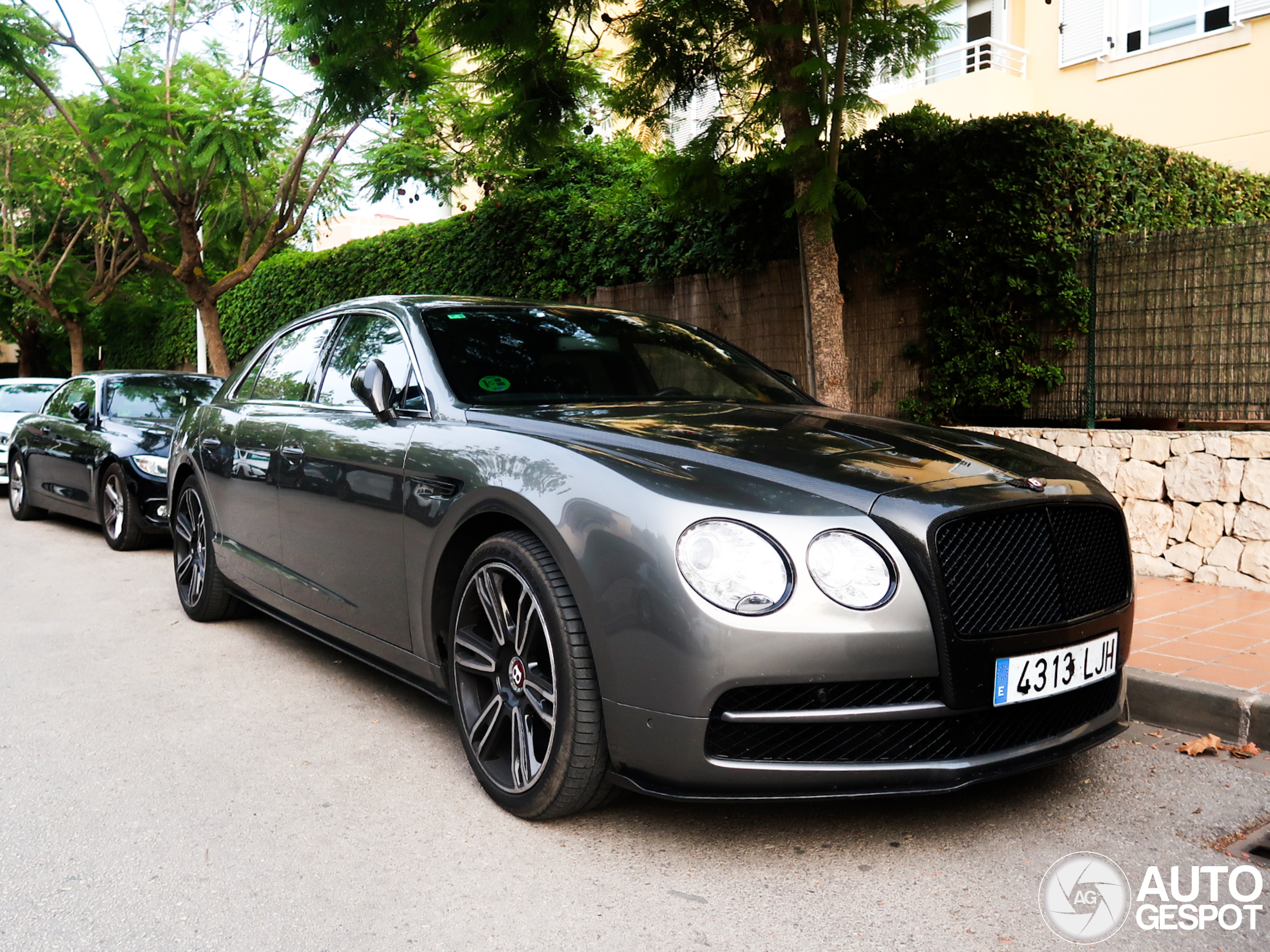 Bentley Flying Spur V8