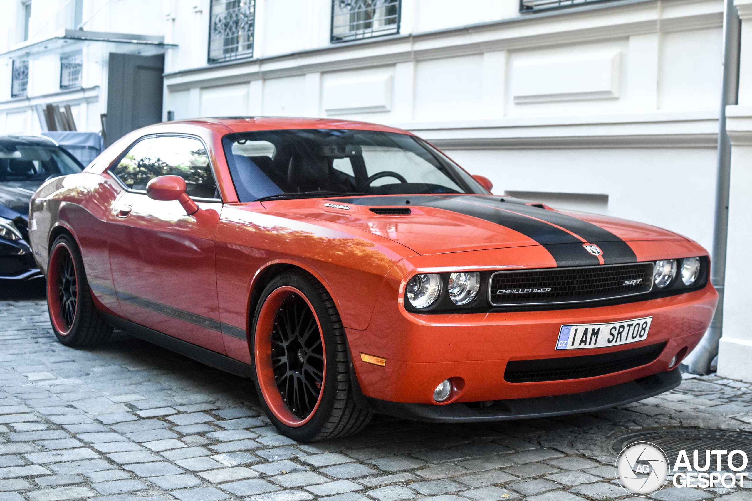 Dodge Challenger SRT-8