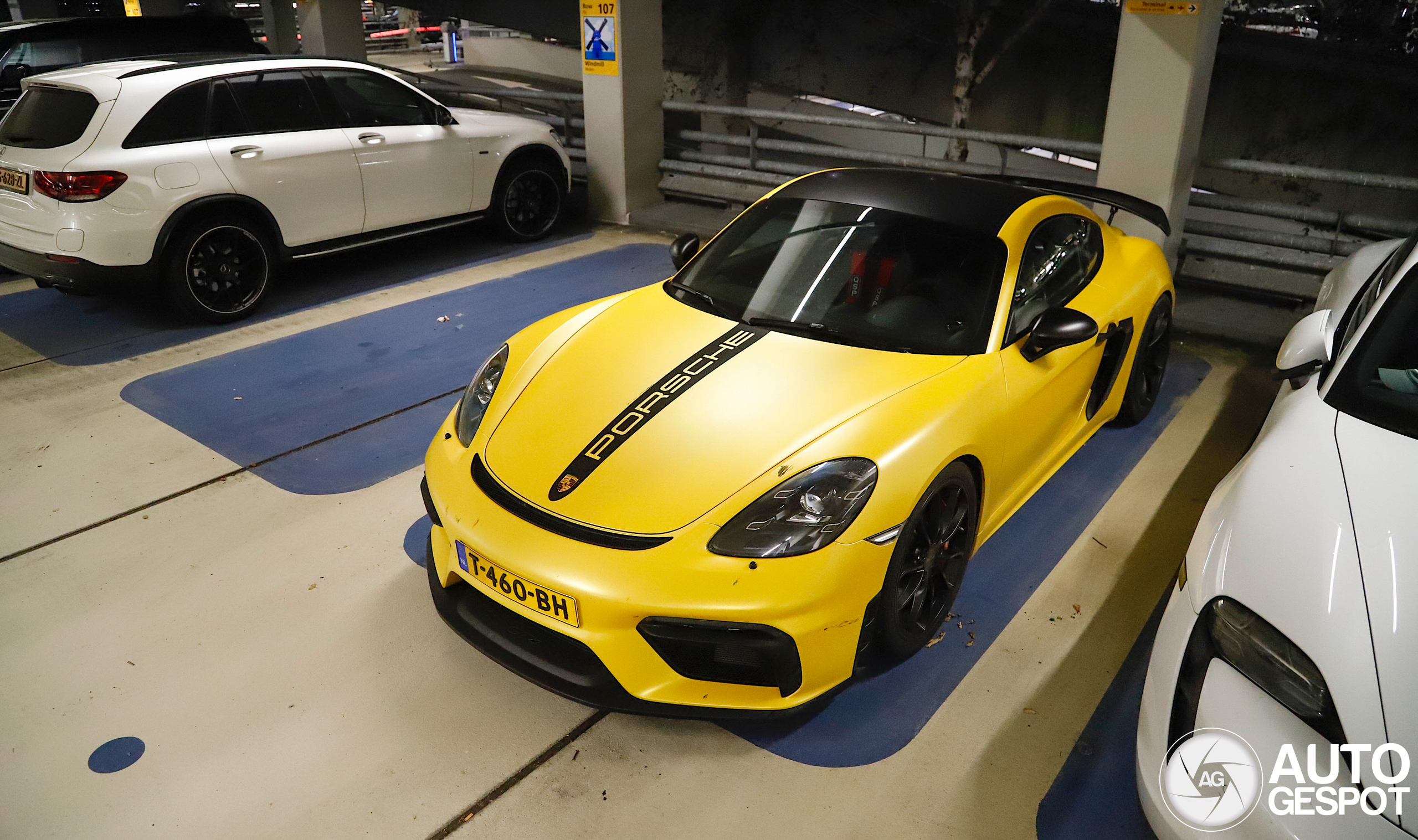 Porsche 718 Cayman GT4