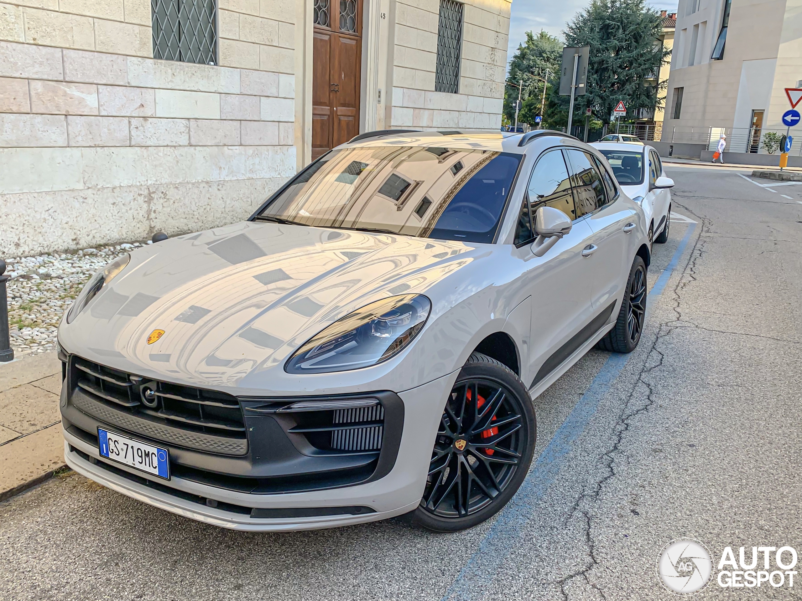 Porsche 95B Macan GTS MkIII