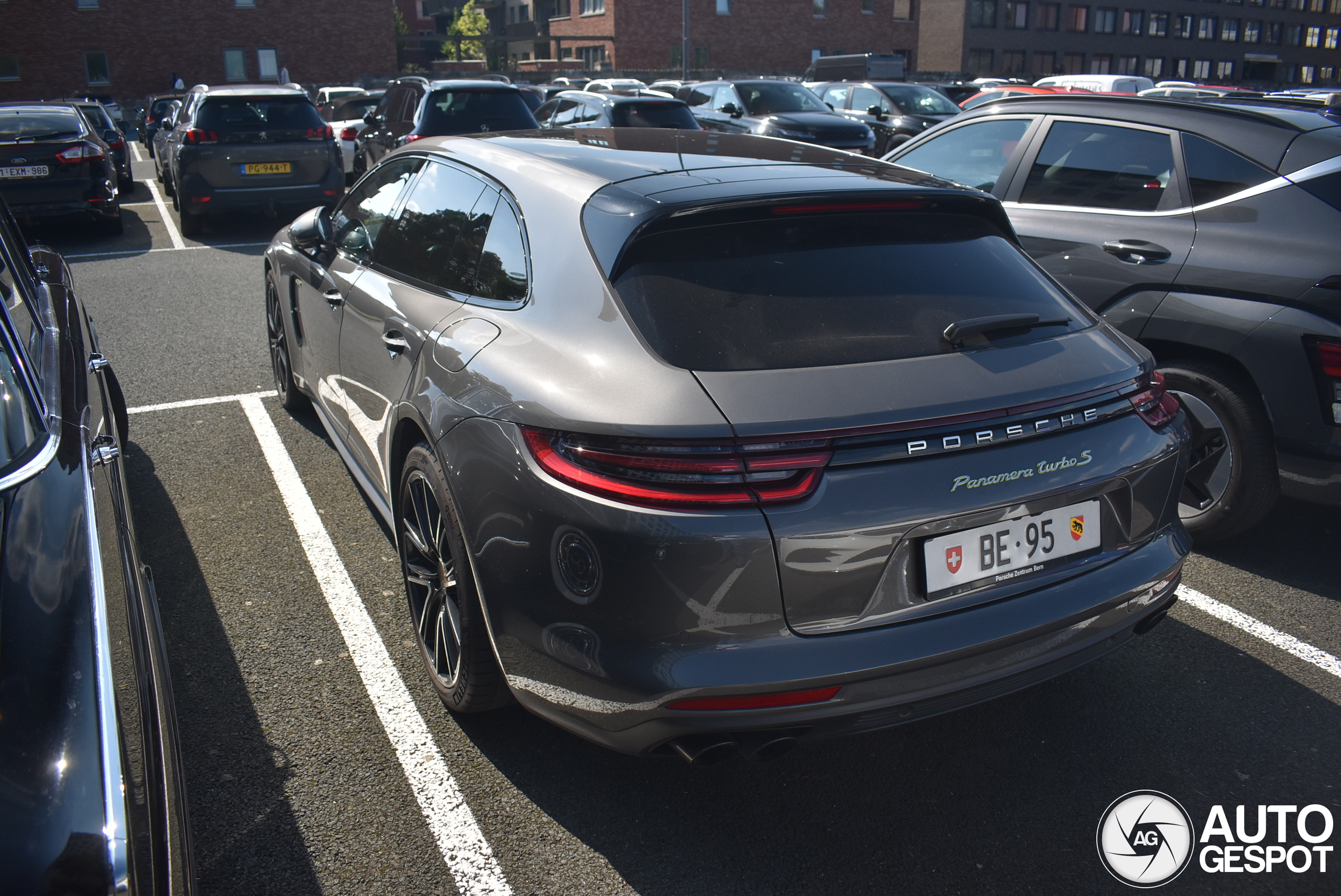 Porsche 971 Panamera Turbo S E-Hybrid Sport Turismo