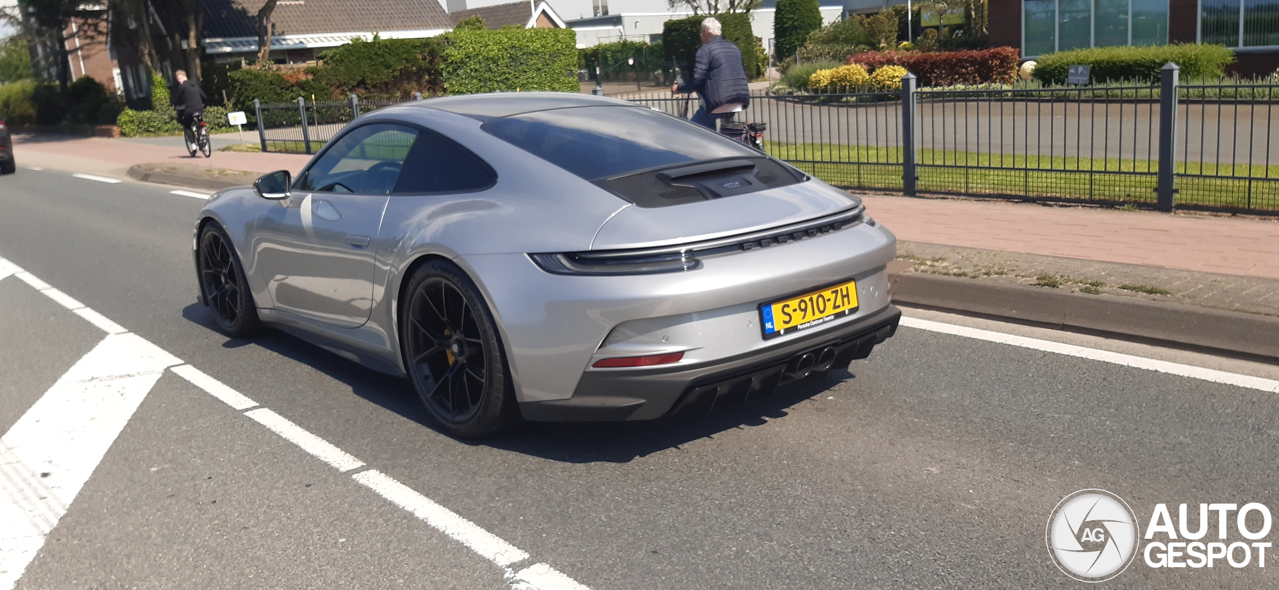 Porsche 992 GT3 Touring