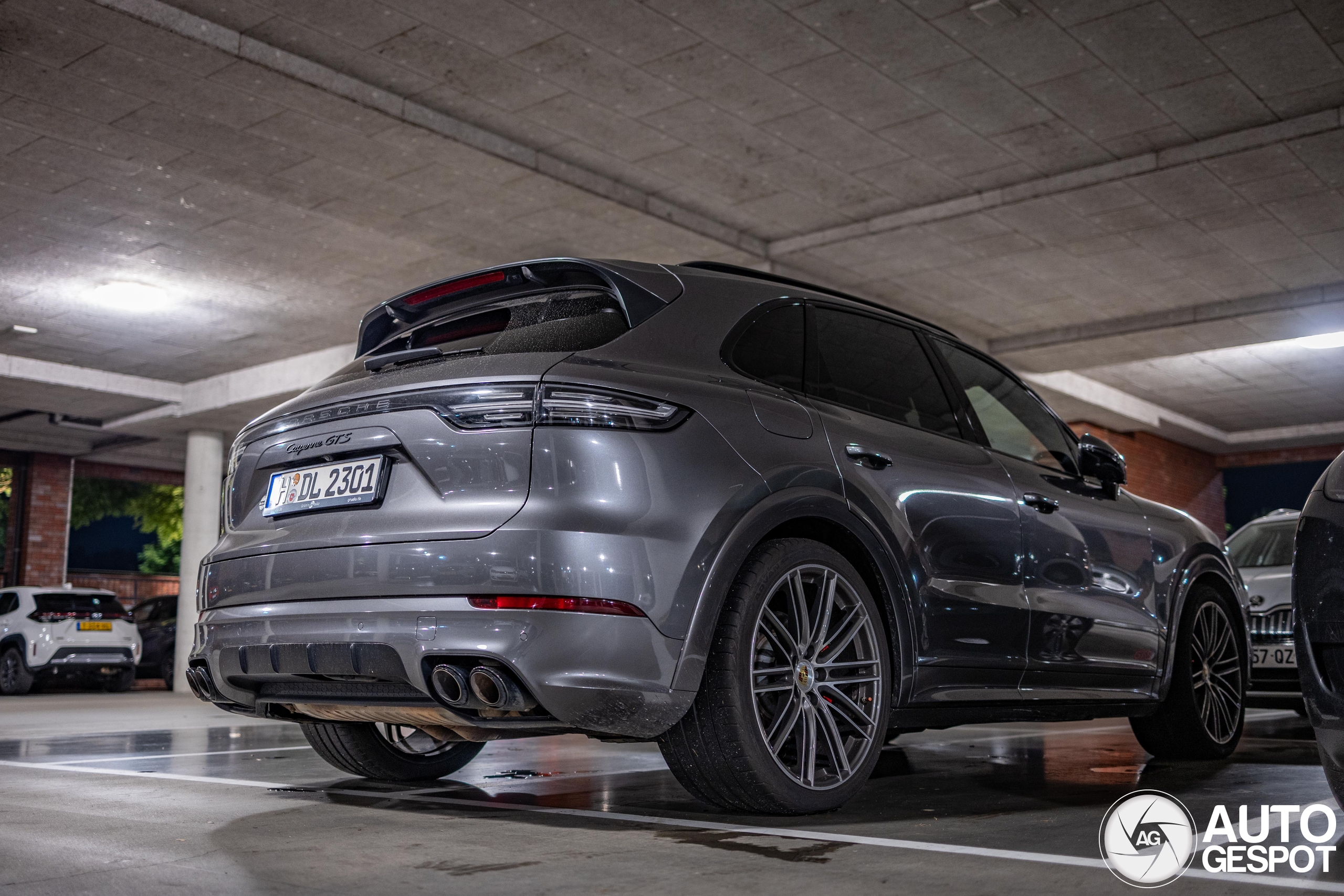 Porsche 9YA Cayenne GTS