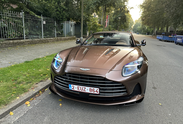 Aston Martin DB12 Volante