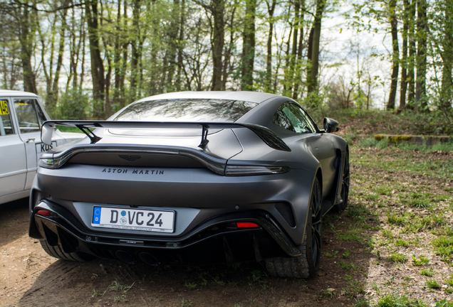 Aston Martin V12 Vantage 2023