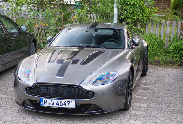 Aston Martin V12 Vantage S AMR