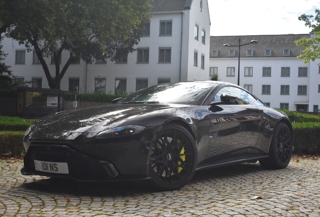 Aston Martin V8 Vantage AMR 2019