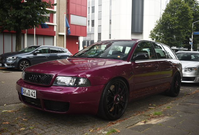 Audi RS4 Avant B5